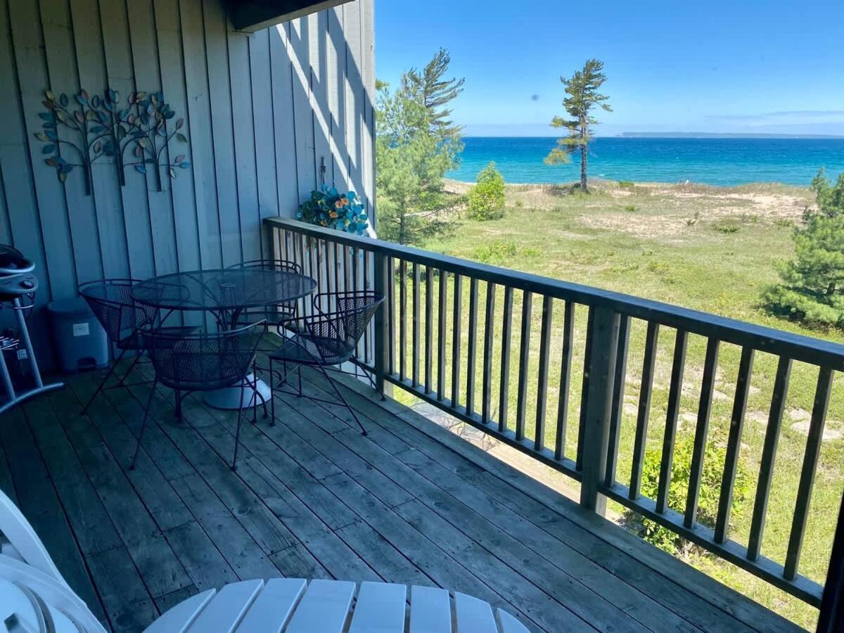 Homestead Beach Condo With Breathtaking View Glen Arbor Exterior photo