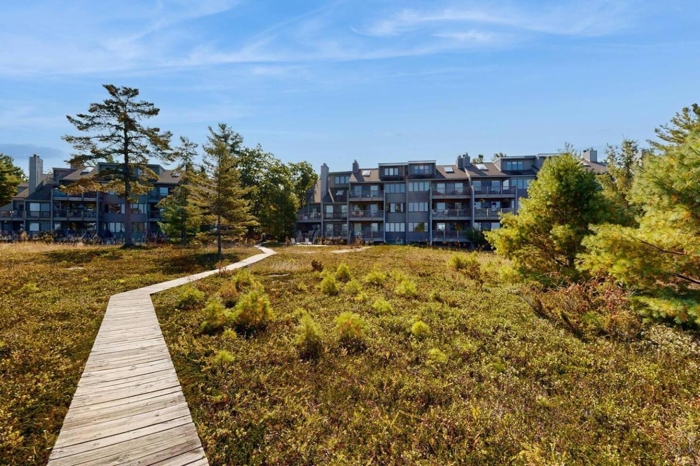 Homestead Beach Condo With Breathtaking View Glen Arbor Exterior photo